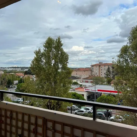 Apartamento La Roseraie Metro- Elegant And Cosy